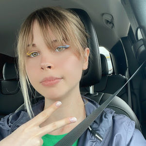 Meet your Posher, Yana